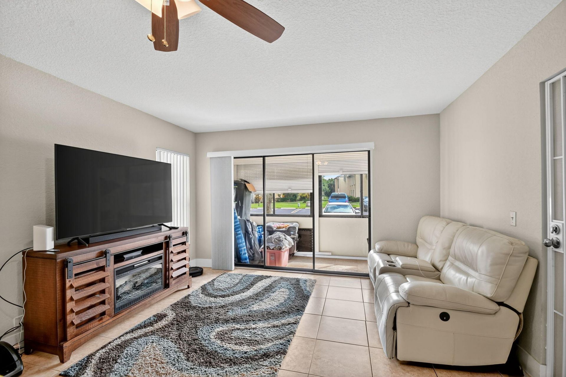 815 Sky Pine Way, Unit B1, Greenacres, FL 33415 Photo