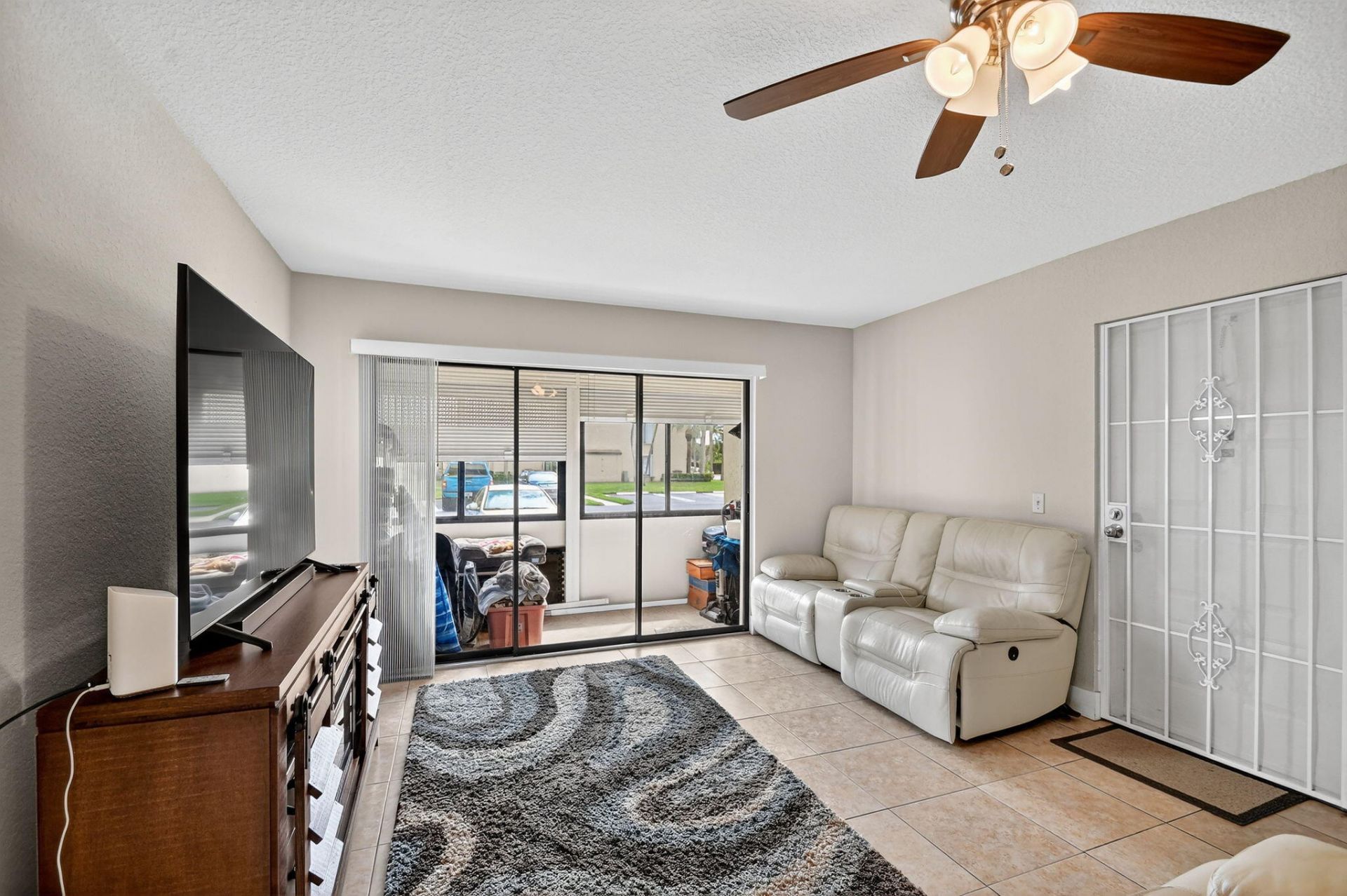 815 Sky Pine Way, Unit B1, Greenacres, FL 33415 Photo