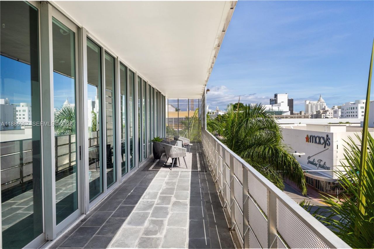 1700 Meridian Ave, Unit 501, Miami Beach, FL 33139 Photo