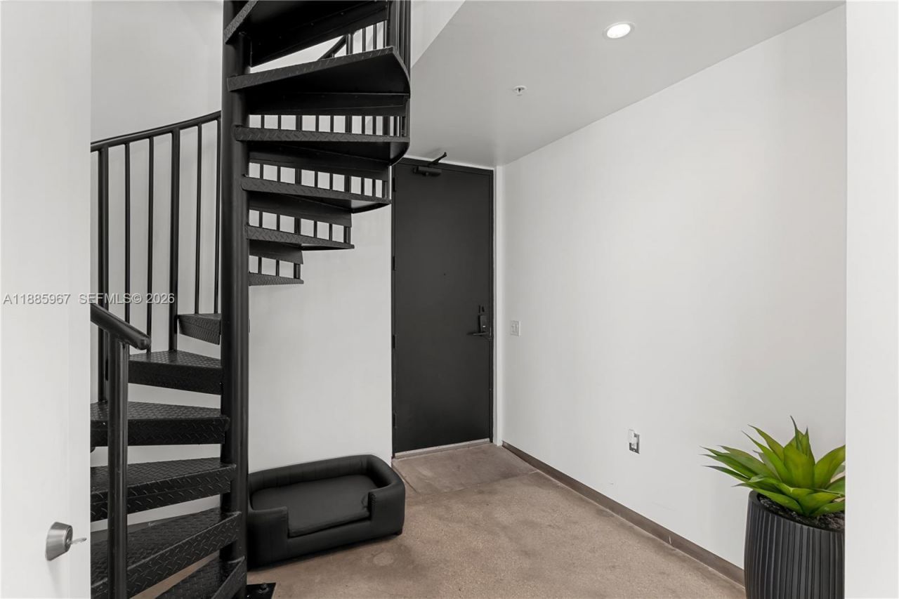 1700 Meridian Ave, Unit 501, Miami Beach, FL 33139 Photo