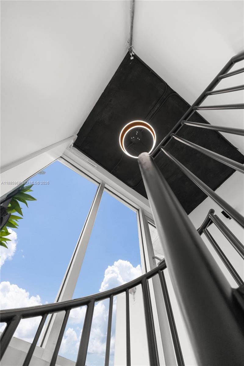 1700 Meridian Ave, Unit 501, Miami Beach, FL 33139 Photo