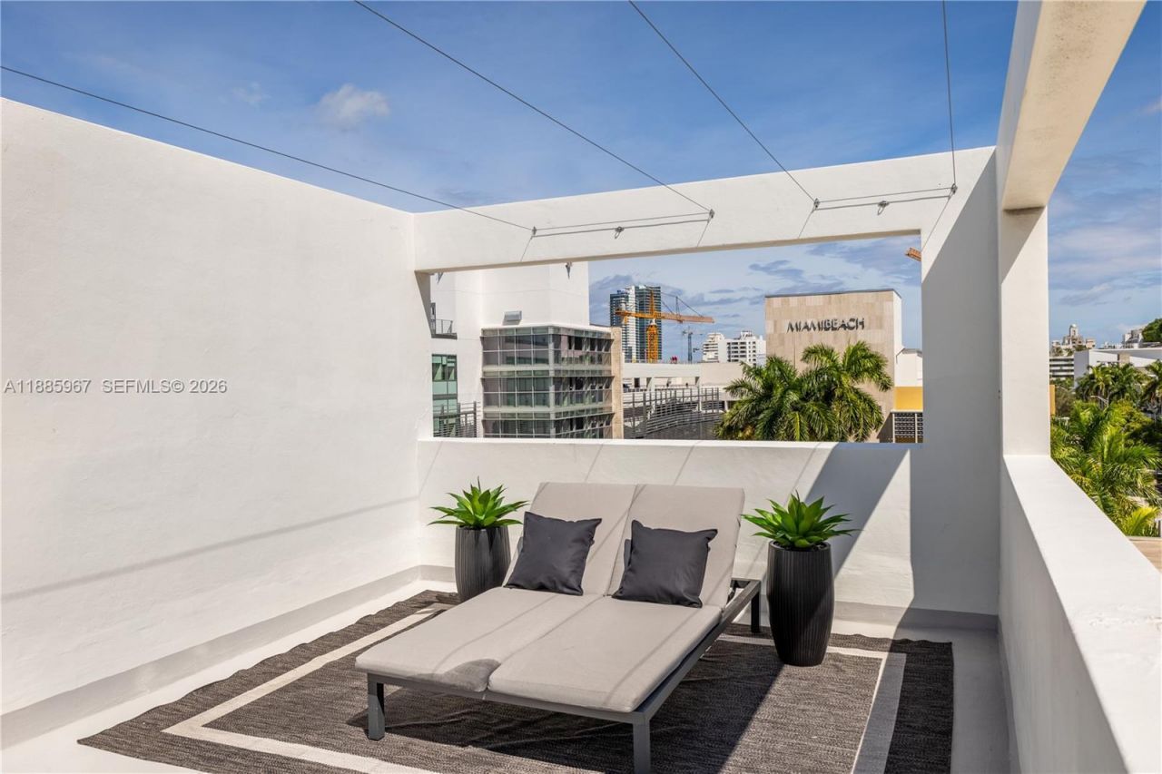 1700 Meridian Ave, Unit 501, Miami Beach, FL 33139 Photo