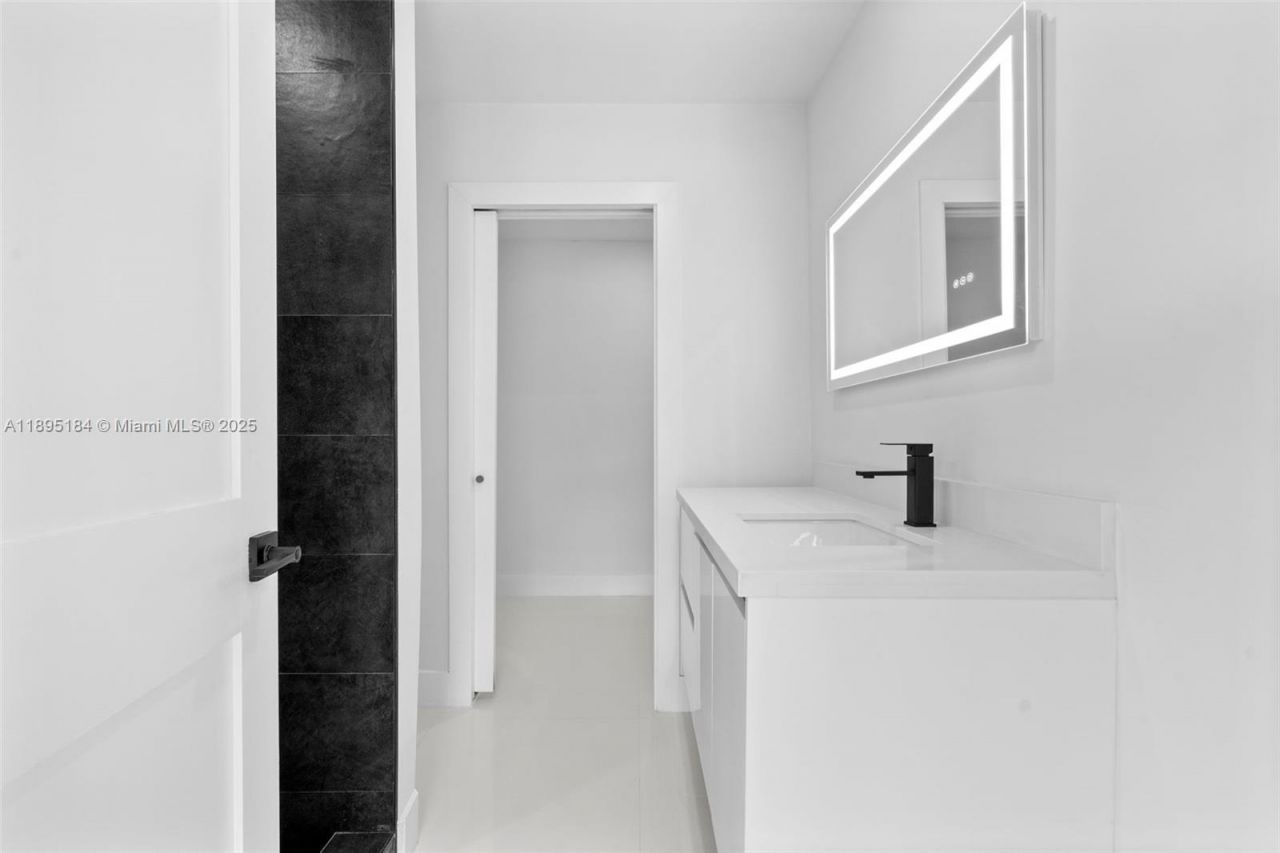 2940 SW 12th St, Miami, FL 33135 Photo