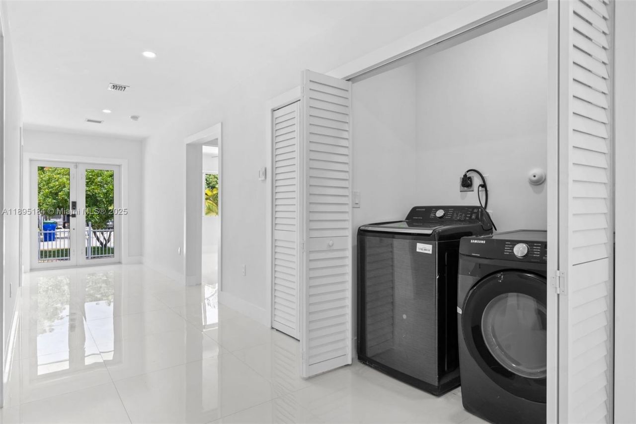 2940 SW 12th St, Miami, FL 33135 Photo