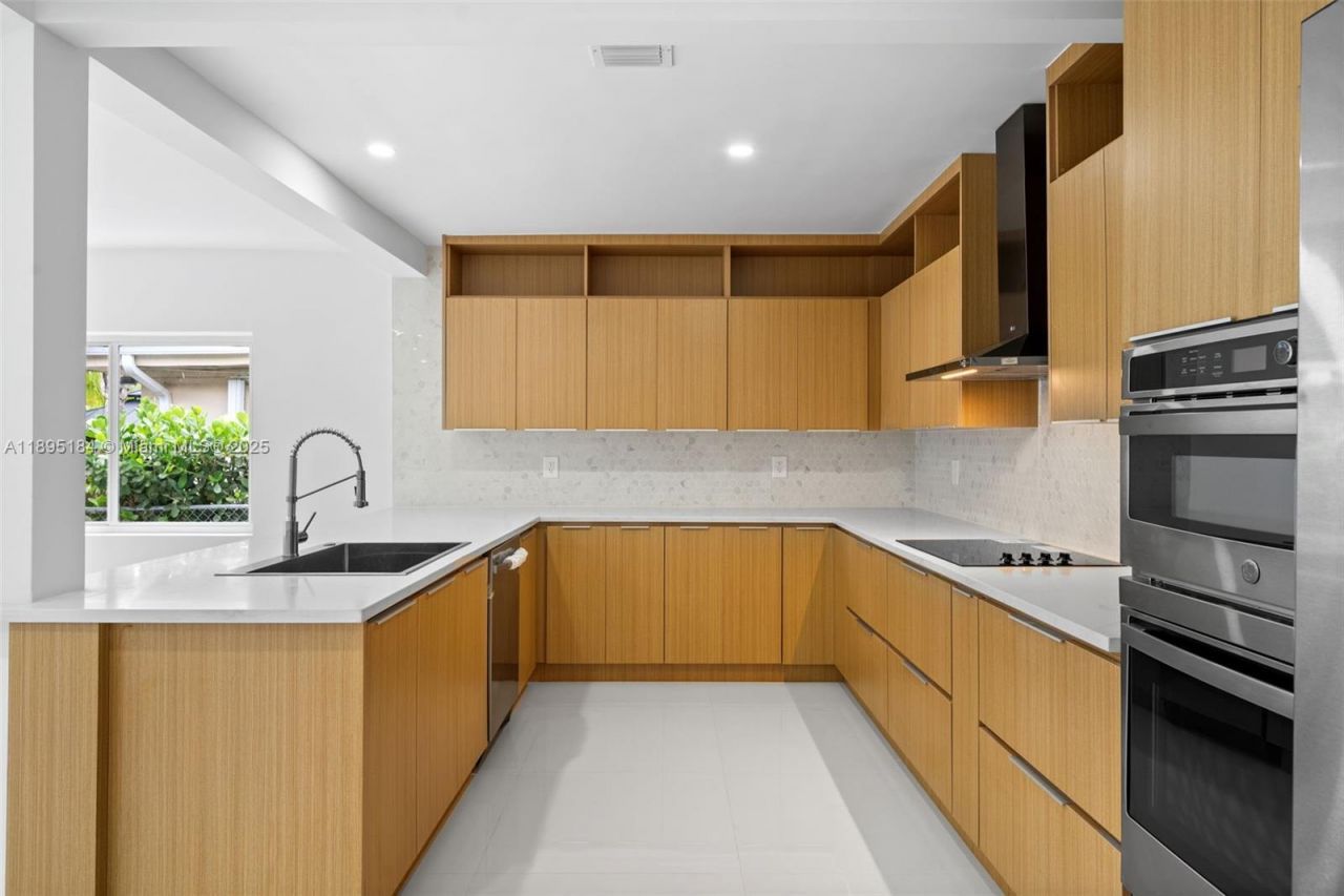 2940 SW 12th St, Miami, FL 33135 Photo