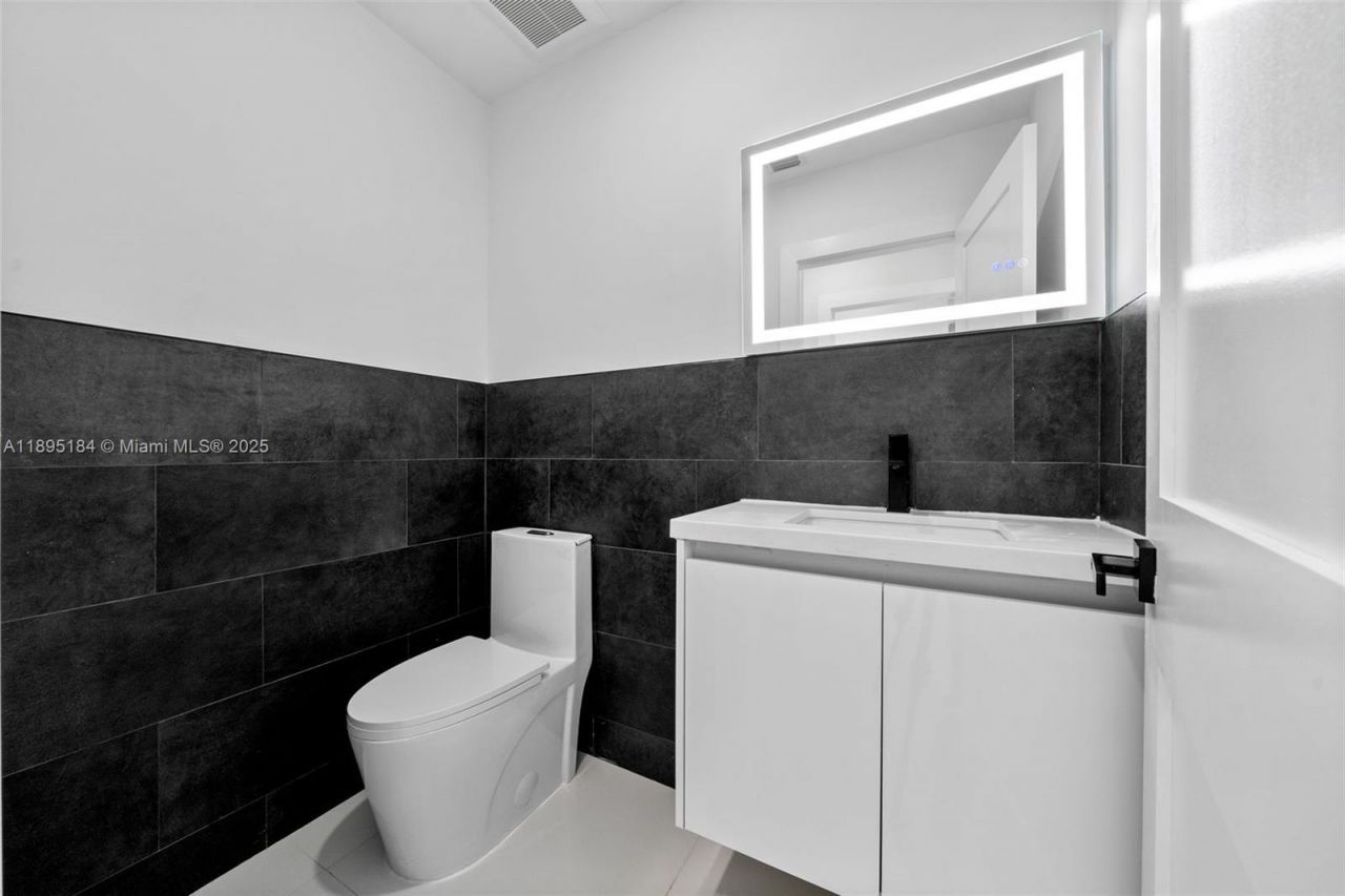 2940 SW 12th St, Miami, FL 33135 Photo