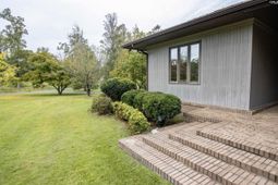 2119 Cherry Laurel Drive photo 4