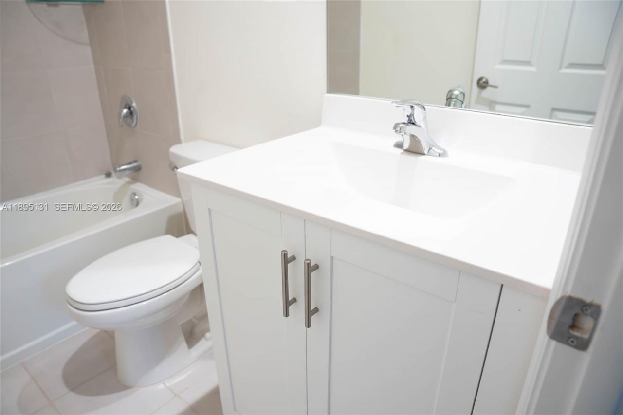 11091 W 32nd Ln, Hialeah, FL 33018 Photo