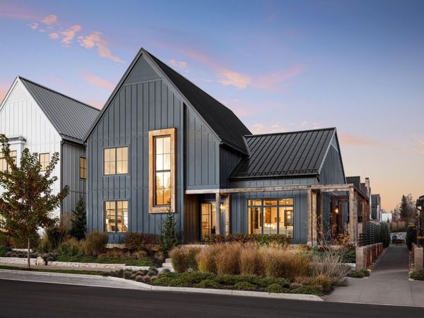 2342 Quarry Trails Drive, Columbus, OH 43228