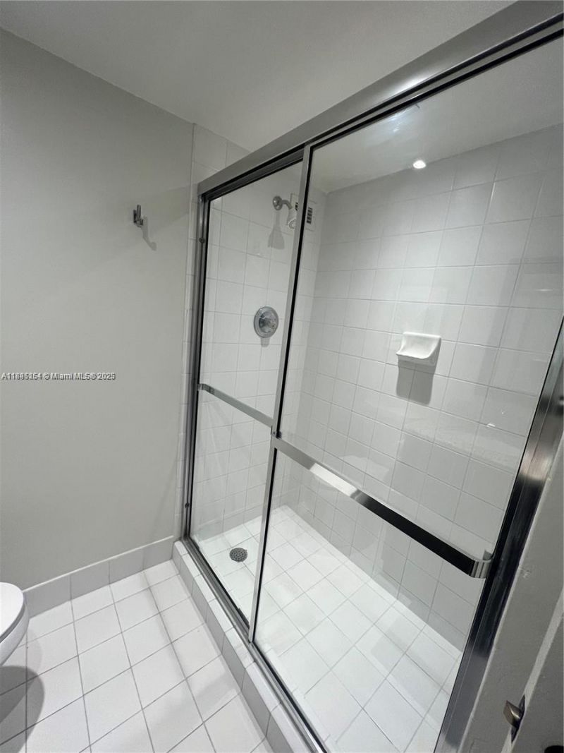 5161 Collins Ave, Unit 1211, Miami Beach, FL 33140 Photo