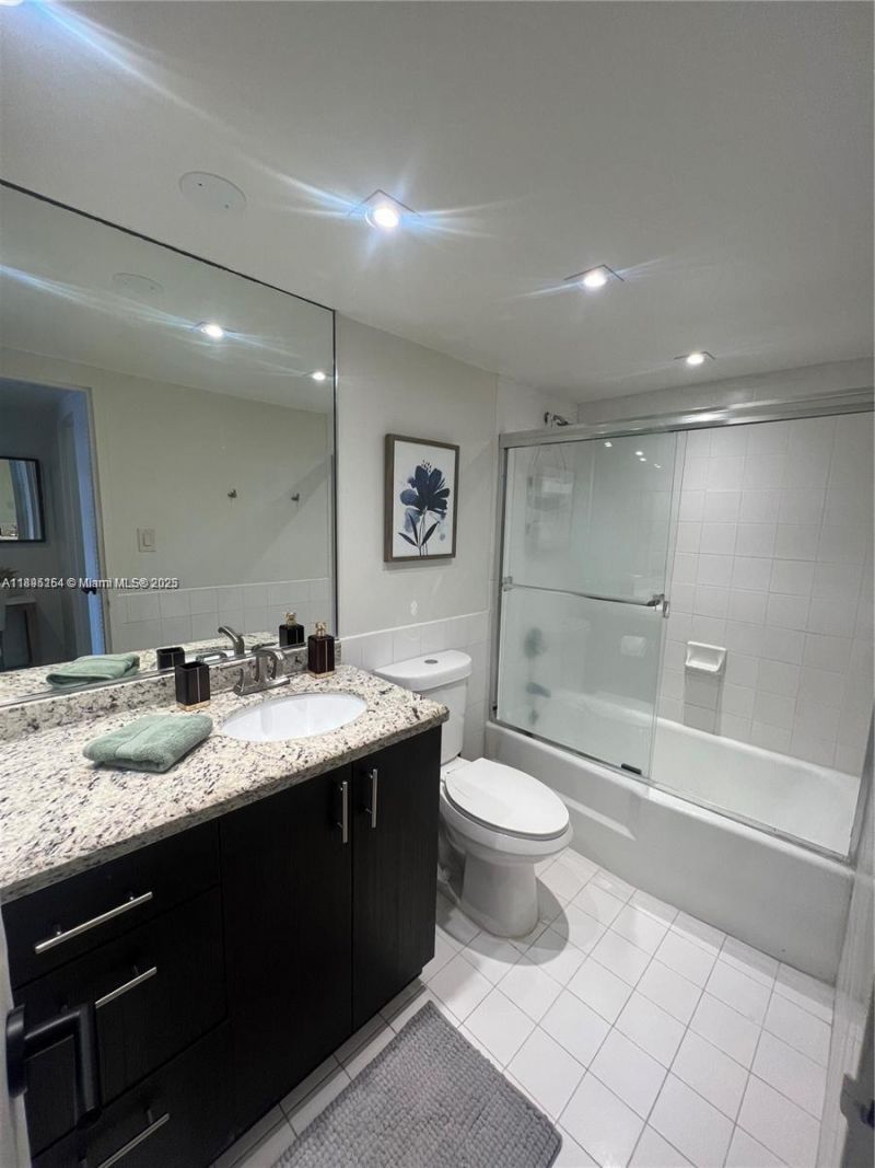 5161 Collins Ave, Unit 1211, Miami Beach, FL 33140 Photo
