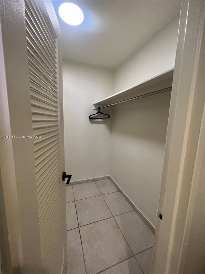 5161 Collins Ave, Unit 1211, Miami Beach, FL 33140 Photo