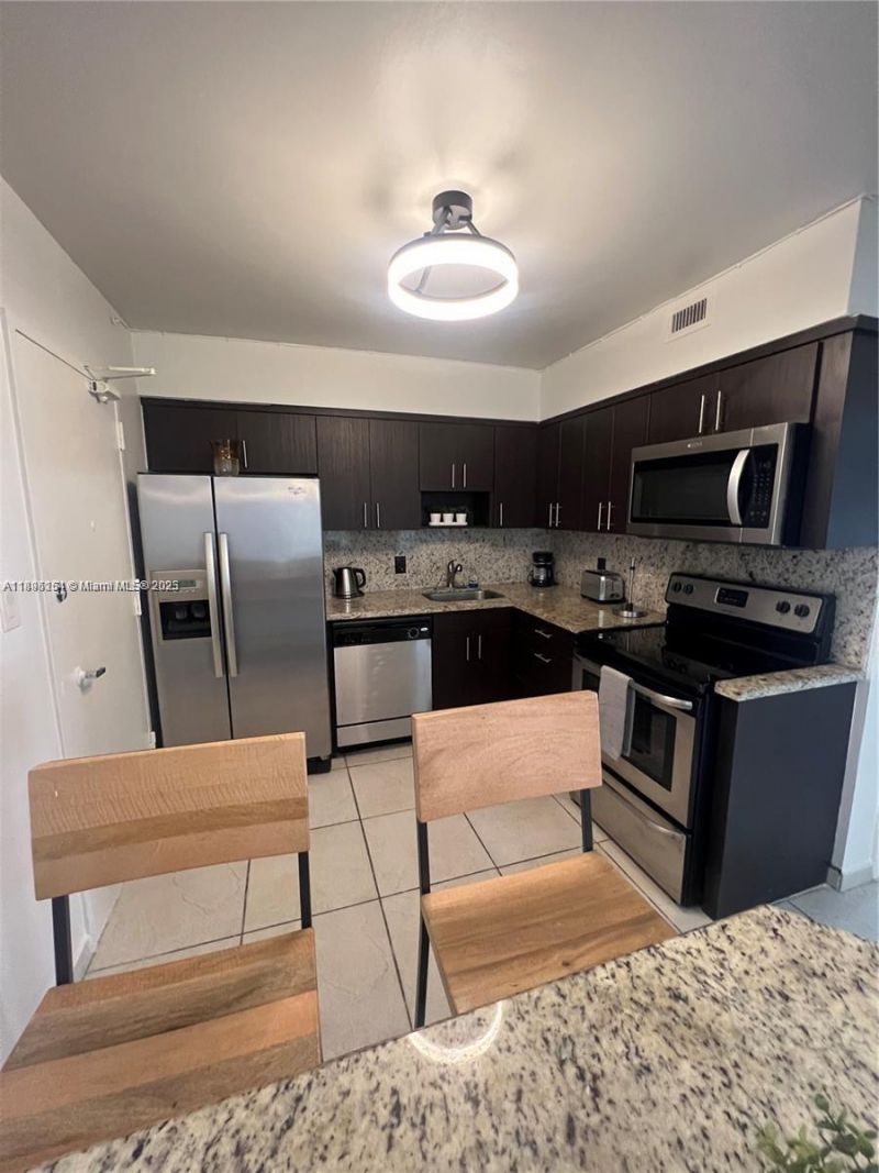 5161 Collins Ave, Unit 1211, Miami Beach, FL 33140 Photo