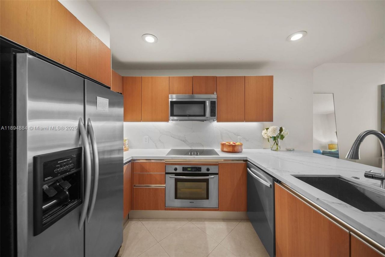 1060 Brickell Ave, Unit 1513, Miami, FL 33131 Photo