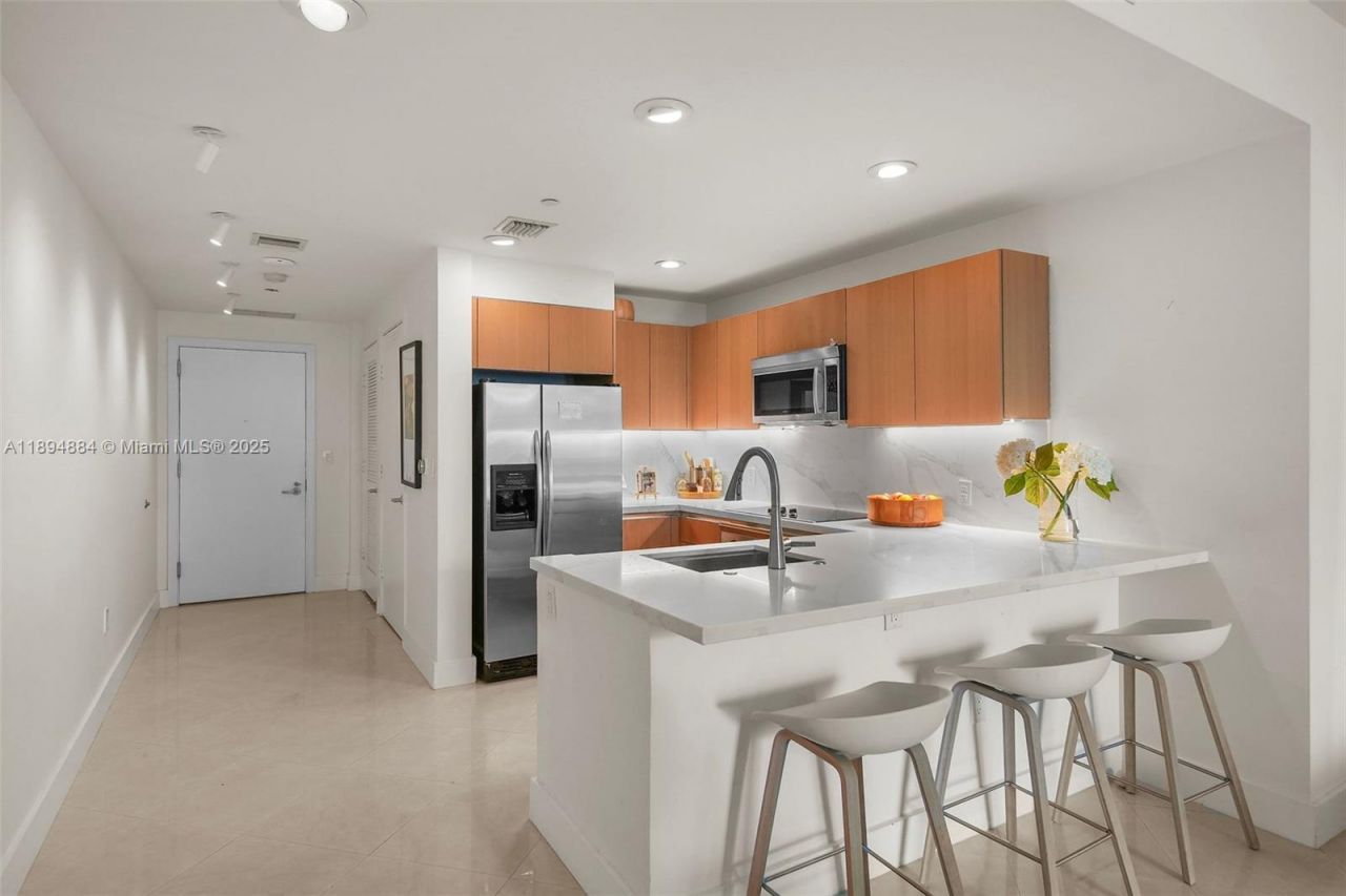 1060 Brickell Ave, Unit 1513, Miami, FL 33131 Photo