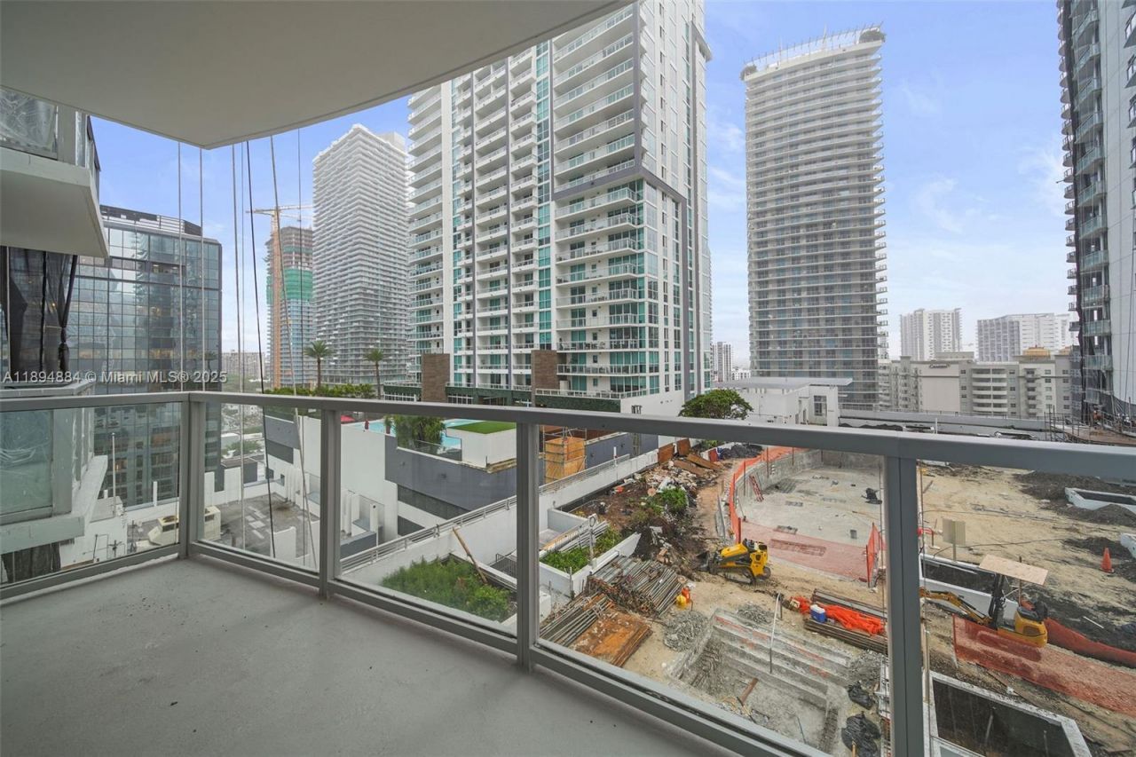 1060 Brickell Ave, Unit 1513, Miami, FL 33131 Photo