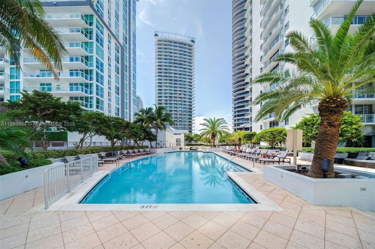 1060 Brickell Ave, Unit 1513, Miami, FL 33131 Photo