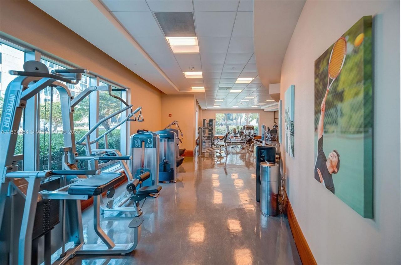 1060 Brickell Ave, Unit 1513, Miami, FL 33131 Photo