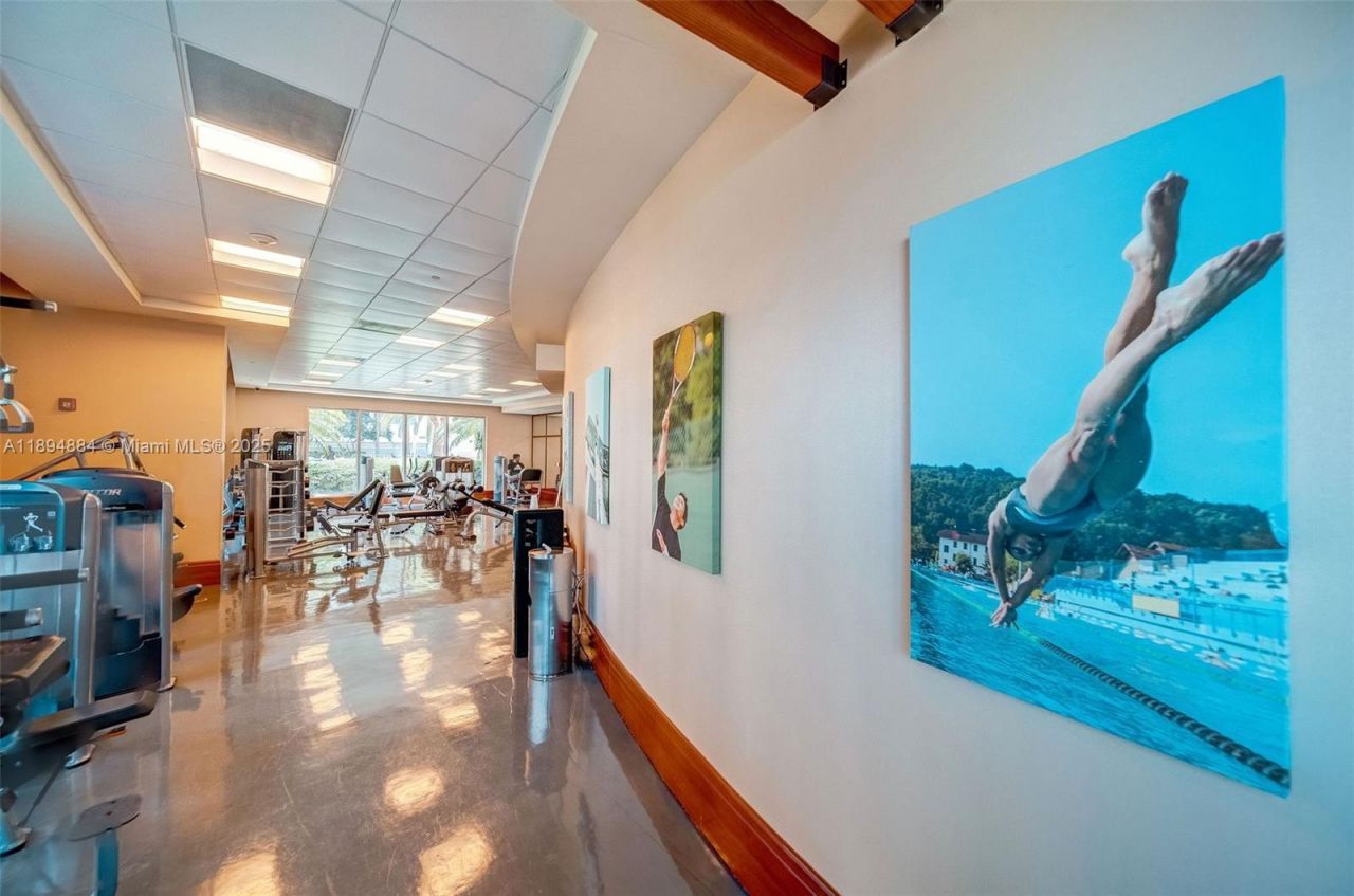 1060 Brickell Ave, Unit 1513, Miami, FL 33131 Photo