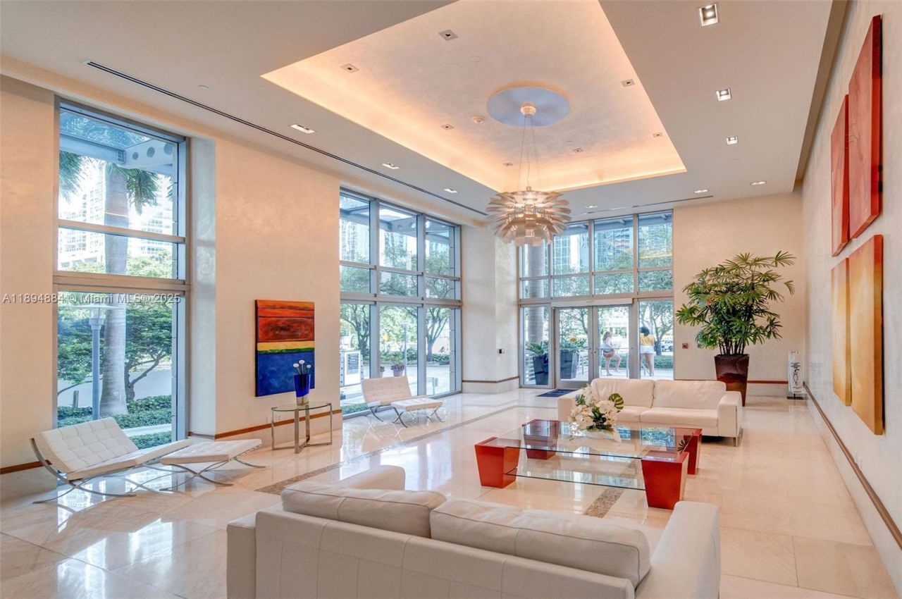 1060 Brickell Ave, Unit 1513, Miami, FL 33131 Photo