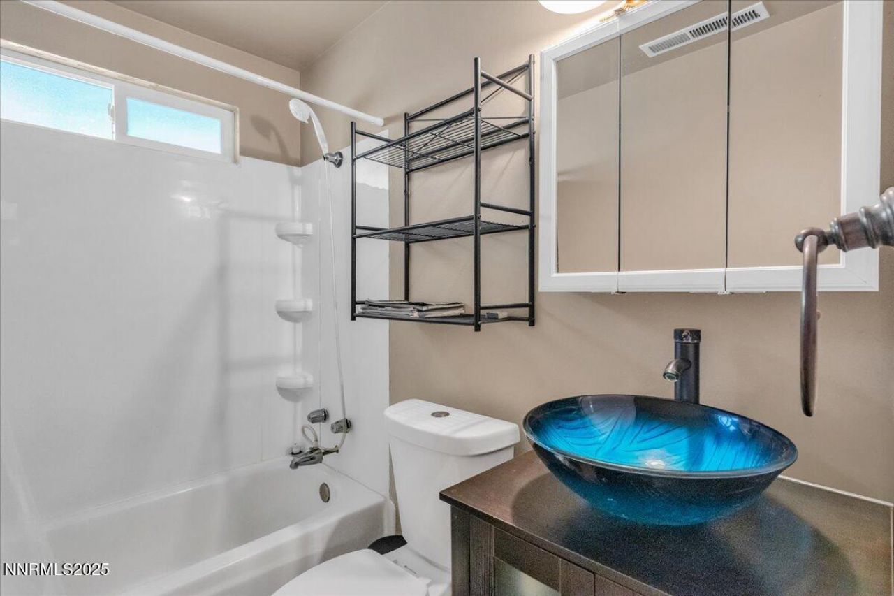 1231 Manhattan Way, Gardnerville, NV 89460 Photo