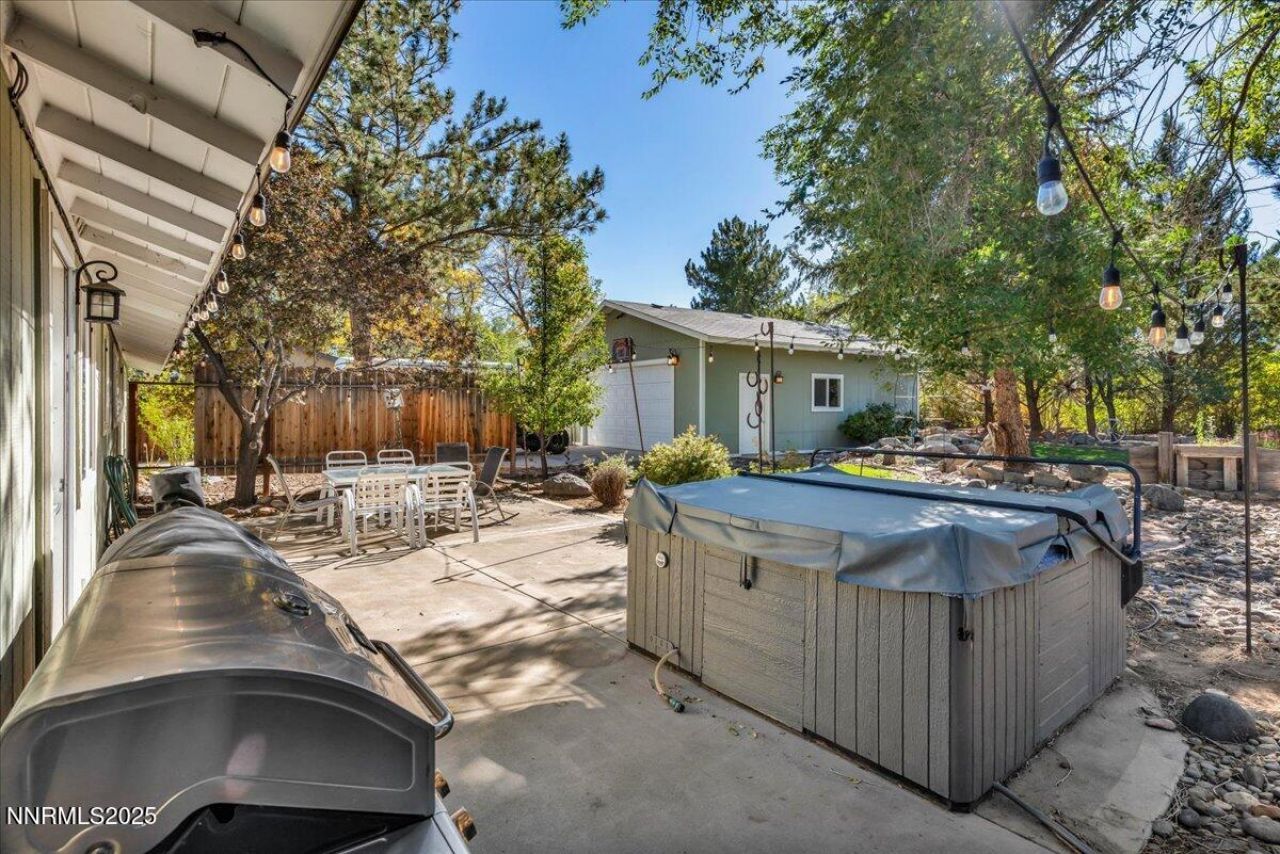 1231 Manhattan Way, Gardnerville, NV 89460 Photo