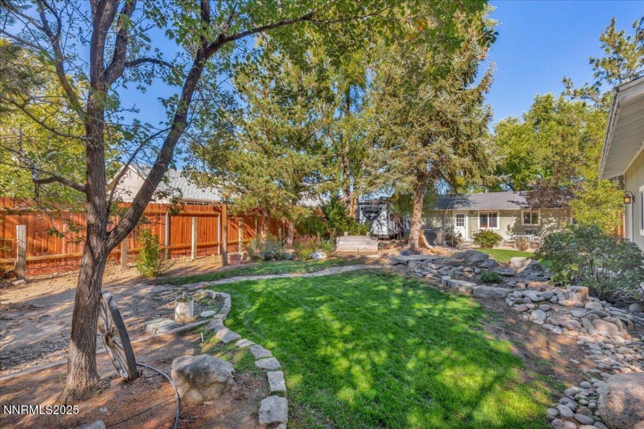 1231 Manhattan Way, Gardnerville, NV 89460 Photo