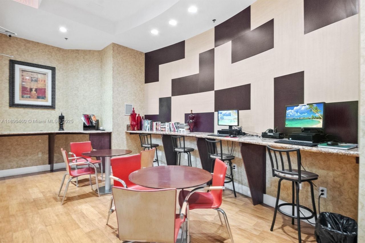 1830 Radius Dr, Unit 318, Hollywood, FL 33020 Photo