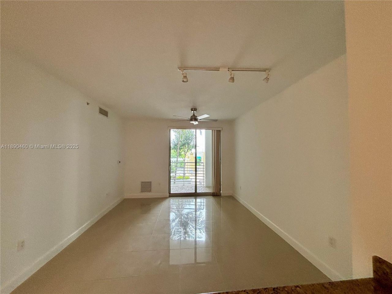 1830 Radius Dr, Unit 318, Hollywood, FL 33020 Photo