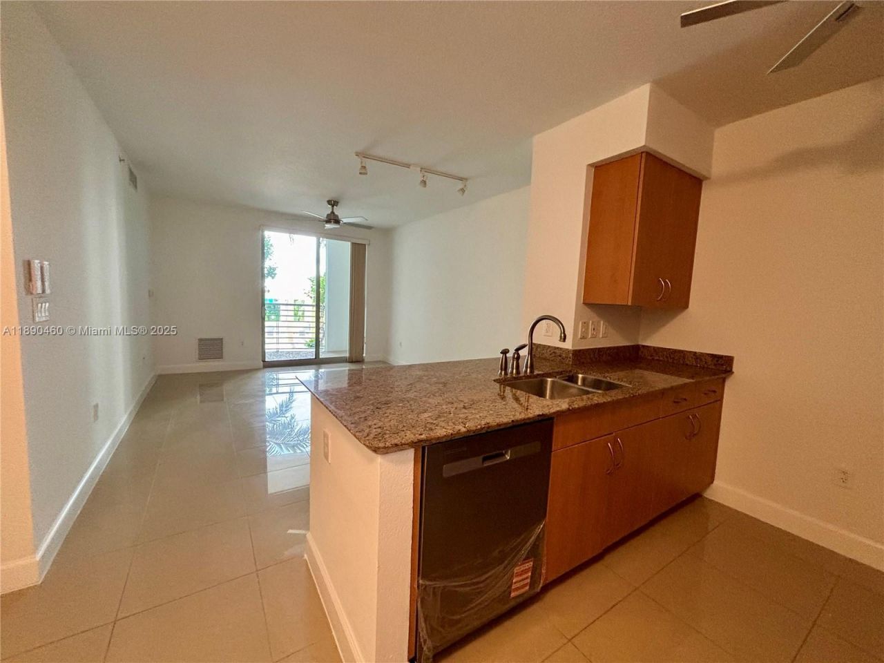 1830 Radius Dr, Unit 318, Hollywood, FL 33020 Photo