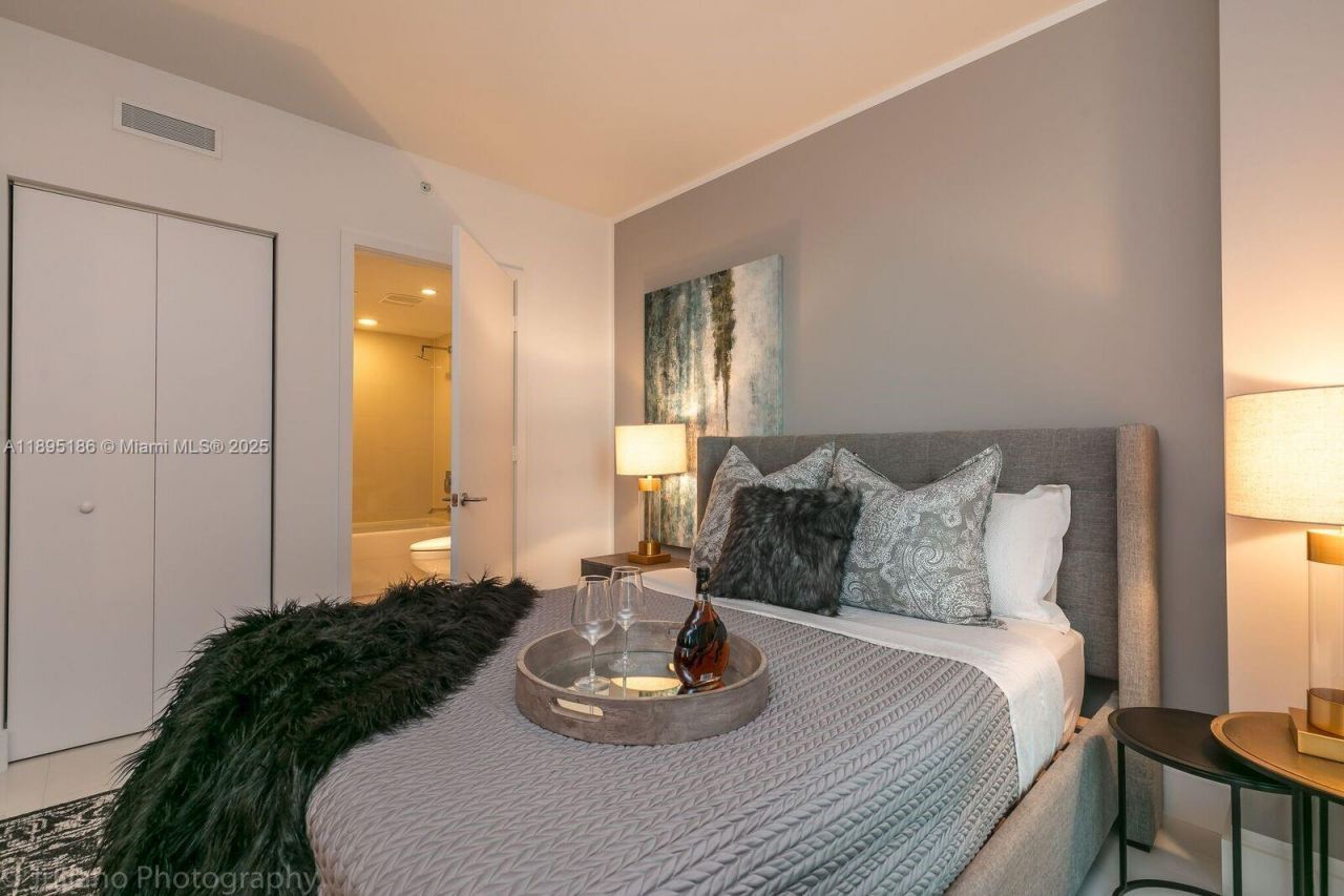 1300 S Miami Ave, Unit 2109, Miami, FL 33131 Photo