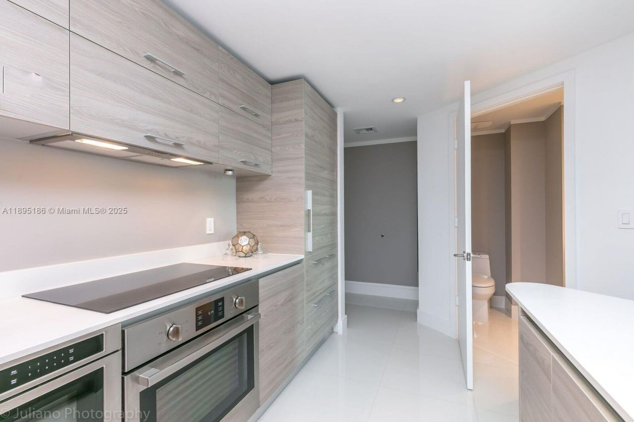 1300 S Miami Ave, Unit 2109, Miami, FL 33131 Photo