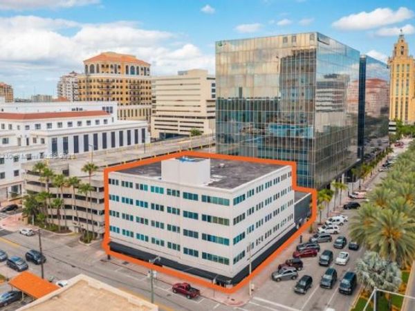 299 Alhambra Cir, Unit 405, Coral Gables, FL 33134