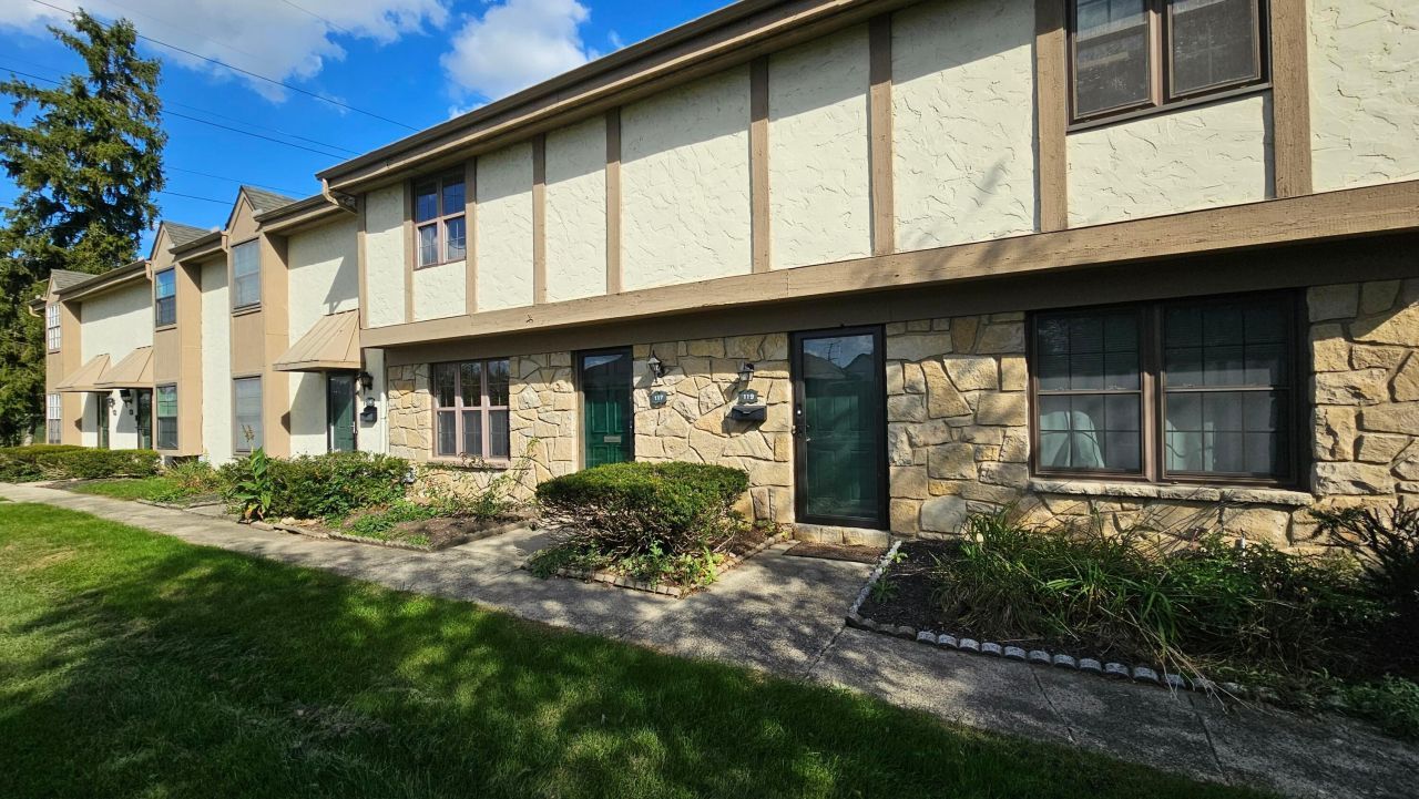 117 Stornoway Drive E, Columbus, OH 43213 Main Photo