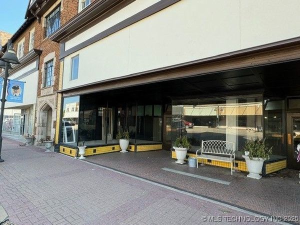 305 N Main Street , Bristow, OK 74010