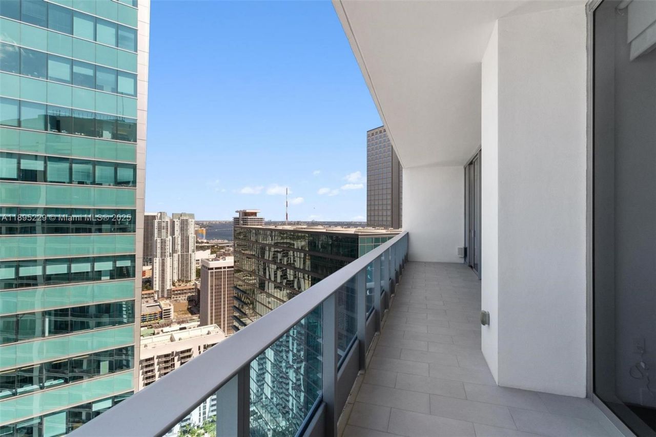 200 Biscayne Boulevard Way, Unit 5211, Miami, FL 33131 Photo