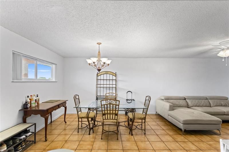 8990 S Hollybrook Boulevard, Unit 305, Pembroke Pines, FL 33025 Photo