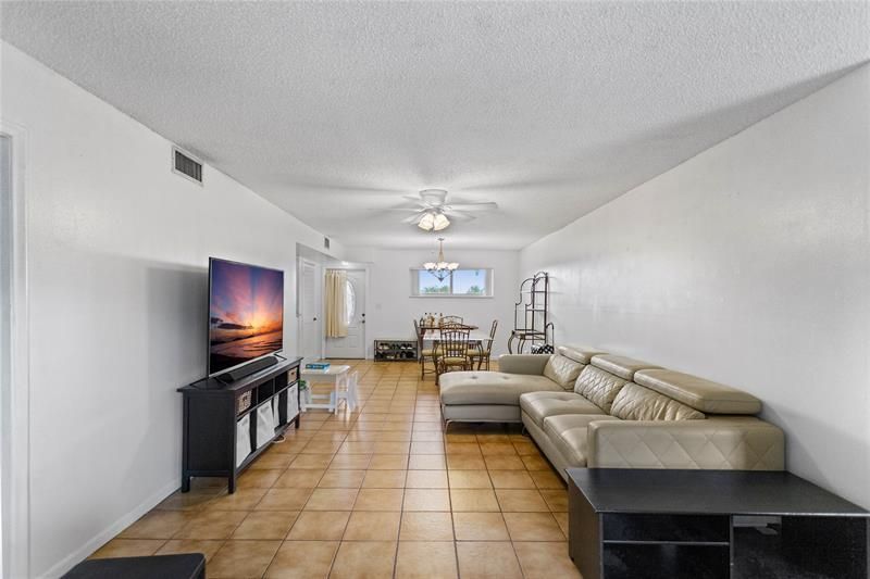 8990 S Hollybrook Boulevard, Unit 305, Pembroke Pines, FL 33025 Photo