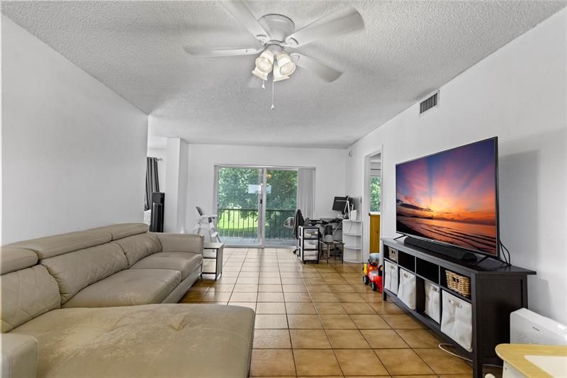 8990 S Hollybrook Boulevard, Unit 305, Pembroke Pines, FL 33025 Photo