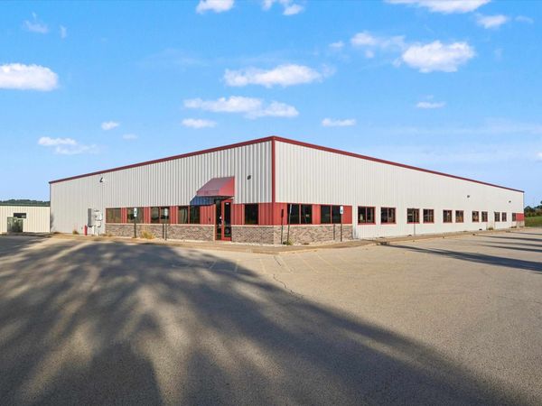 7495 Chavenelle Road, Dubuque, IA 52002