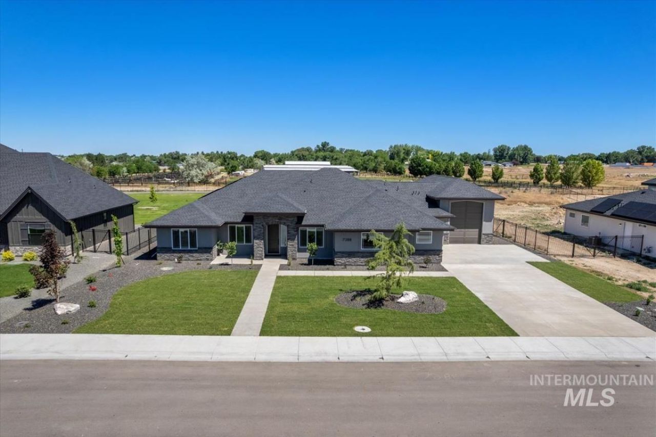 9596 S Coopers Hawk Way, Nampa, ID 83686 Main Photo