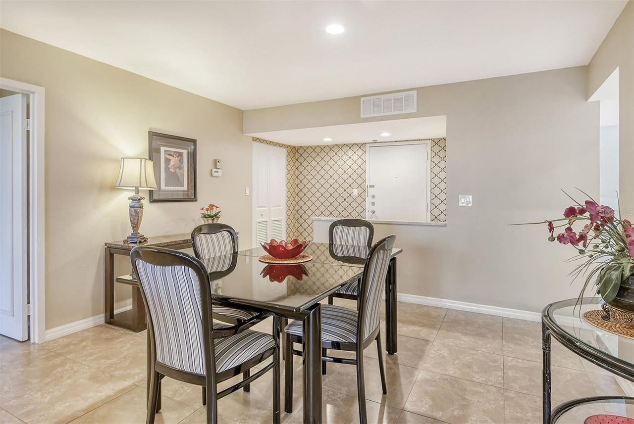 1125 W Peppertree Drive, Unit 706, Sarasota, FL 34242 Photo