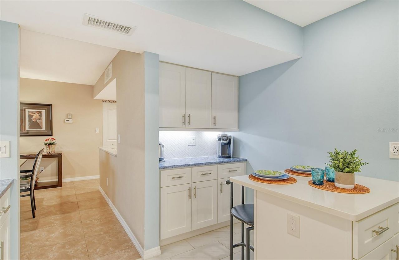 1125 W Peppertree Drive, Unit 706, Sarasota, FL 34242 Photo