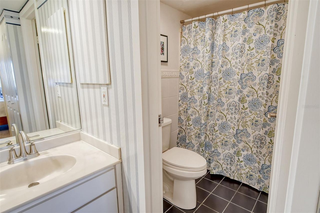 1125 W Peppertree Drive, Unit 706, Sarasota, FL 34242 Photo