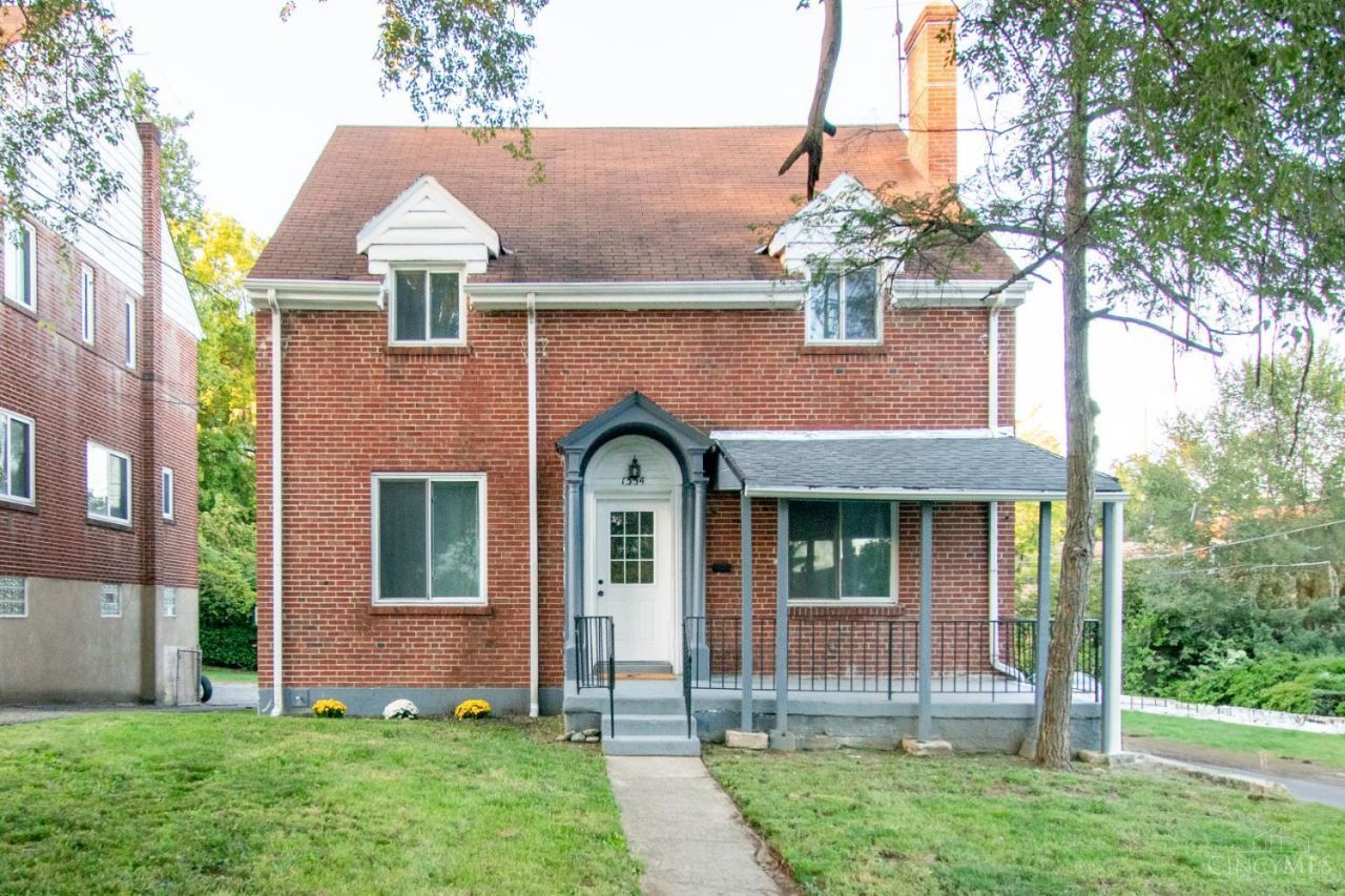 1354 Avon Drive, Cincinnati, OH 45229 Main Photo