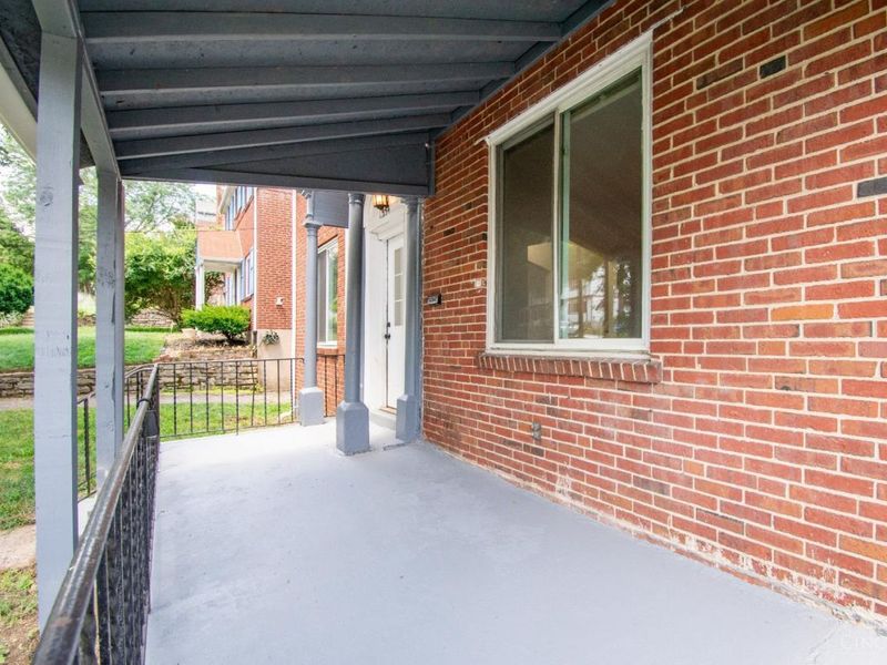 1354 Avon Drive, Cincinnati, OH 45229 Photo 3
