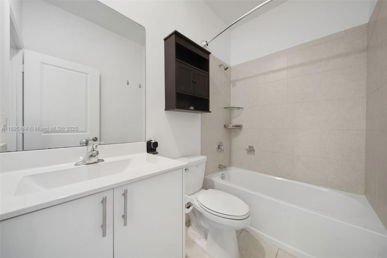 493 NW 204th St, Miami Gardens, FL 33169 Photo