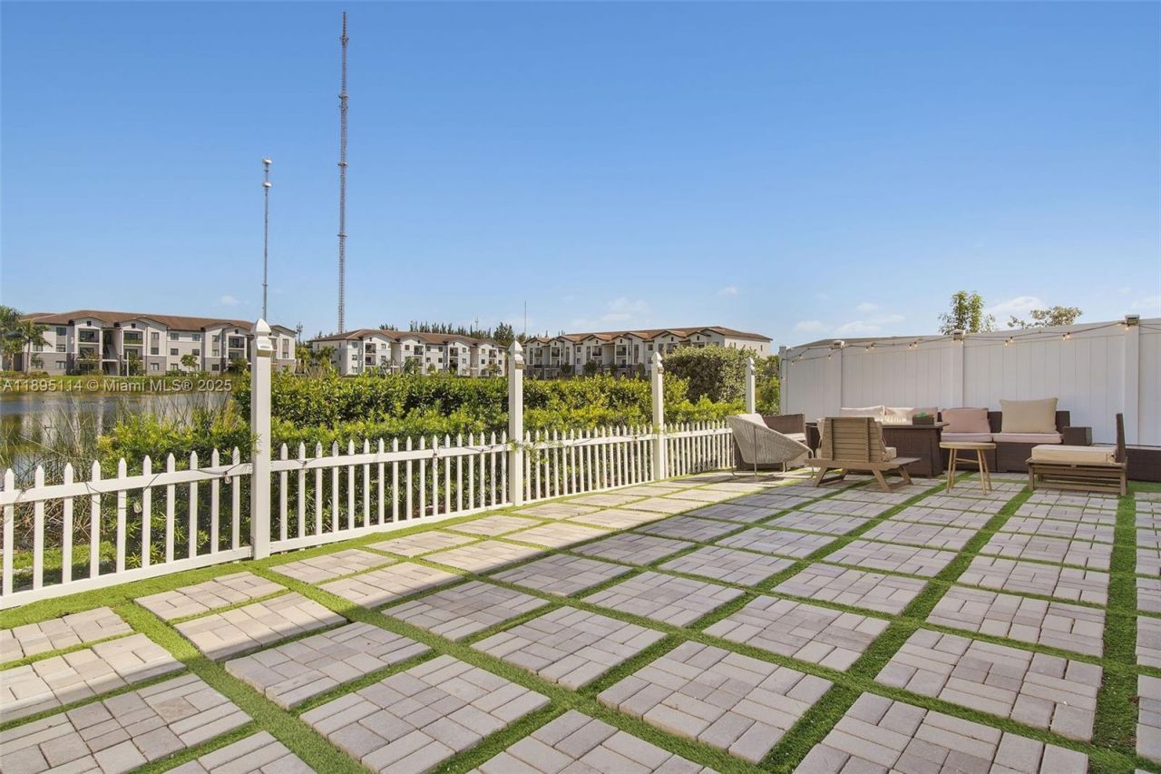 493 NW 204th St, Miami Gardens, FL 33169 Photo