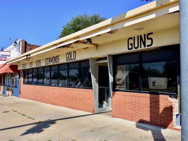 602 W Main Street , Henryetta, OK 74437