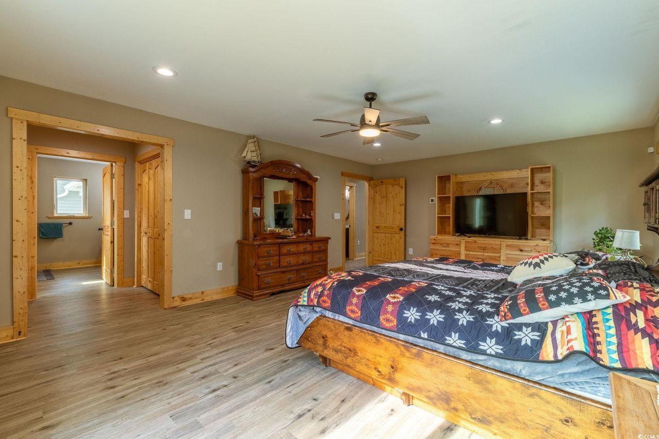 1270 Circle Bay Dr. Photo 13